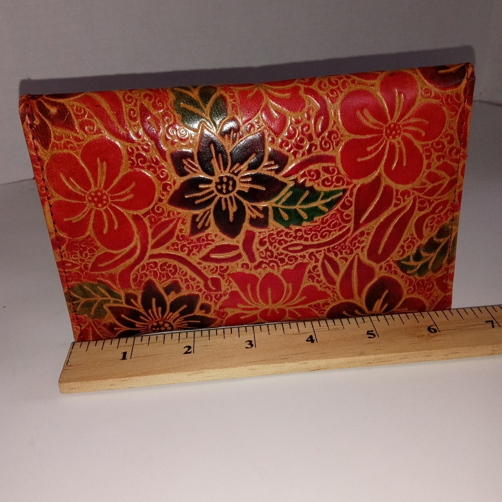 Lightweight Leather Wallet - Picture 7 of 13